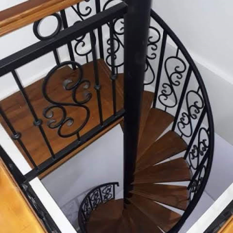 tangga putar besi tempa